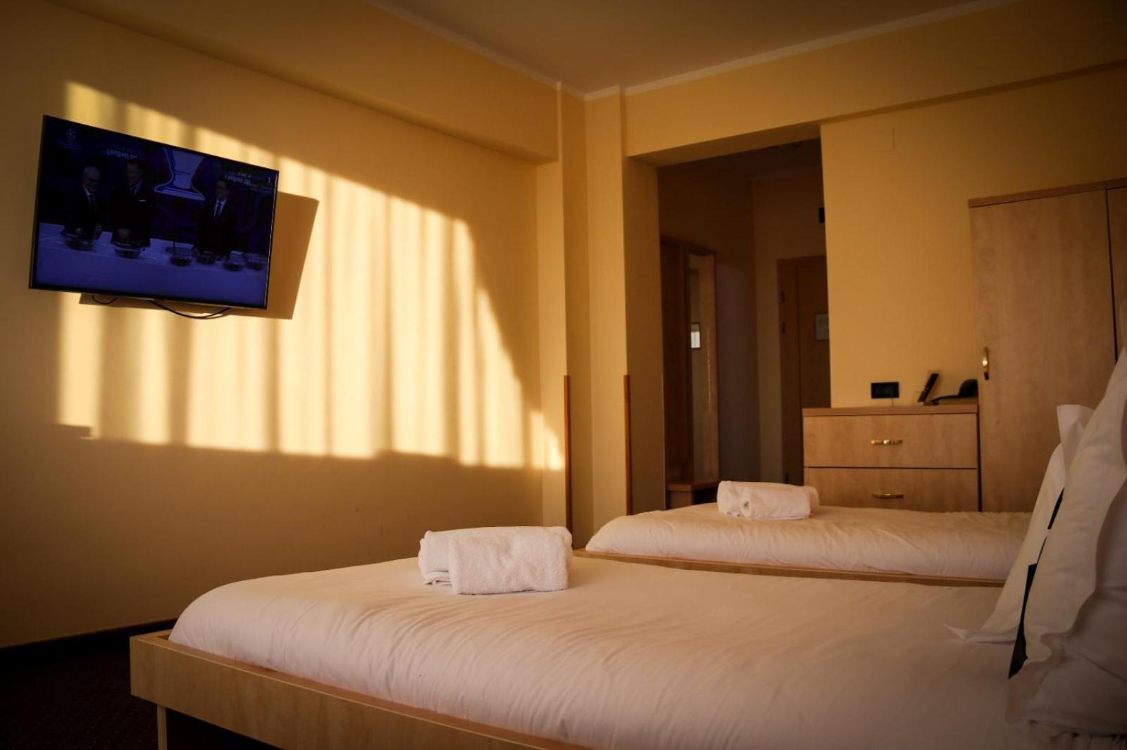 Hotel Clipa Drobeta Turnu Severin Eksteriør bilde